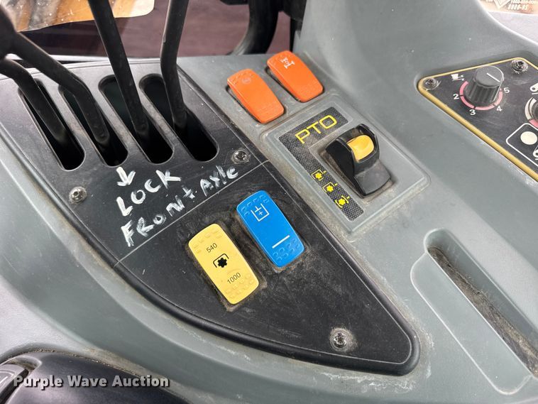 image for item ER0458 2012 Challenger MT475B MFWD tractor