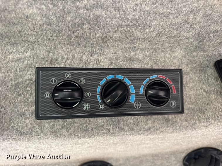 image for item ER0458 2012 Challenger MT475B MFWD tractor