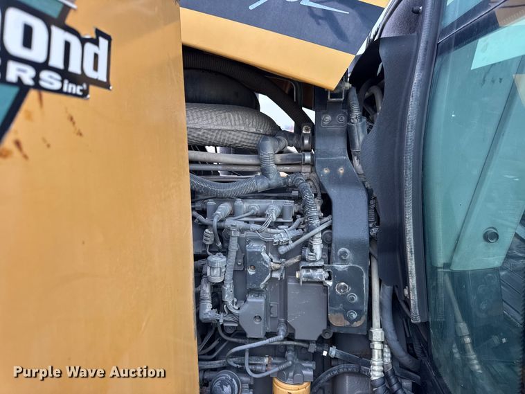 image for item ER0458 2012 Challenger MT475B MFWD tractor