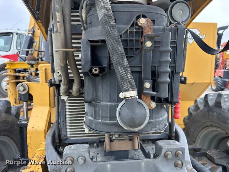 image for item ER0458 2012 Challenger MT475B MFWD tractor