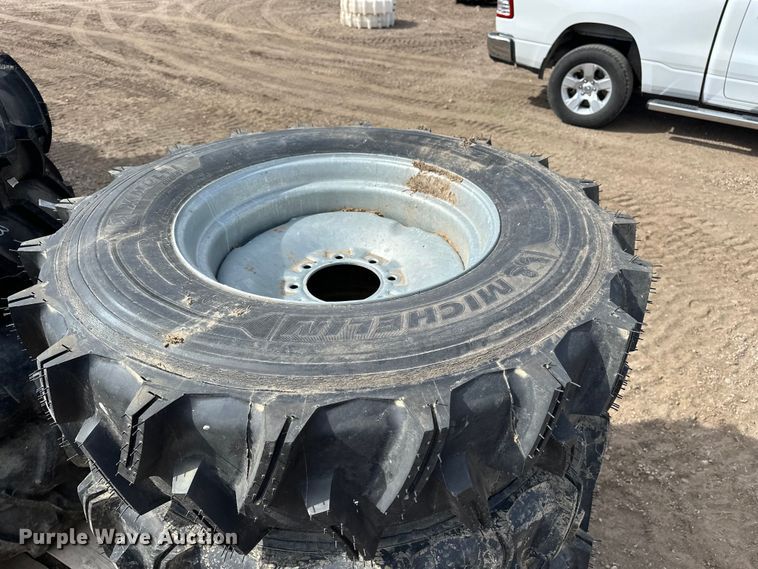 image for item ES1029 (10) pivot tires and wheels