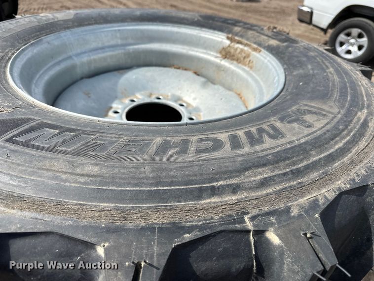 image for item ES1029 (10) pivot tires and wheels