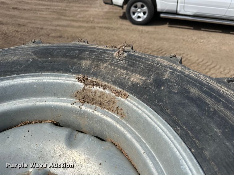 image for item ES1029 (10) pivot tires and wheels