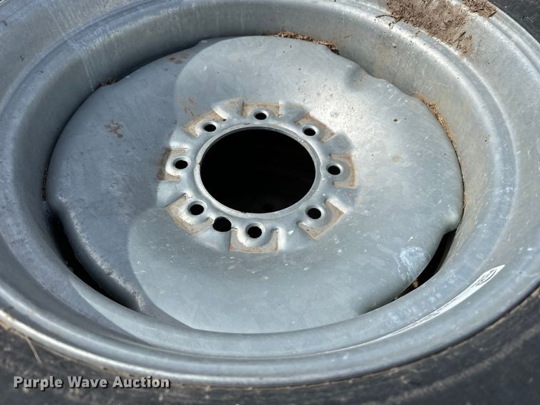 image for item ES1029 (10) pivot tires and wheels