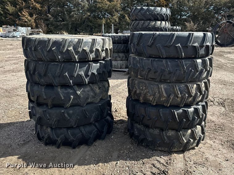 image for item ES1031 (10) 11R22.5 pivot tires and wheels