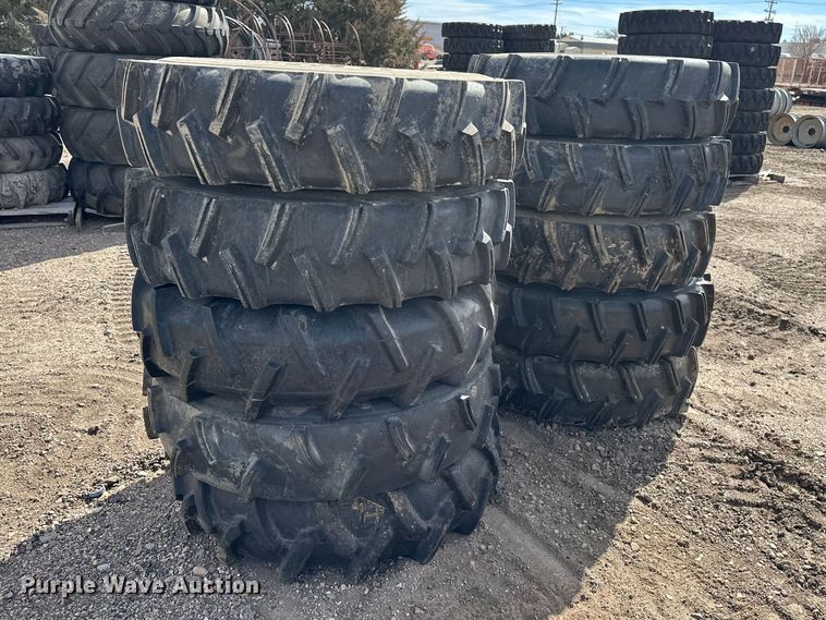 image for item ES1031 (10) 11R22.5 pivot tires and wheels