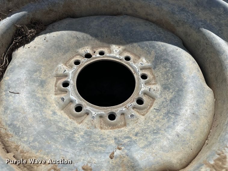 image for item ES1031 (10) 11R22.5 pivot tires and wheels