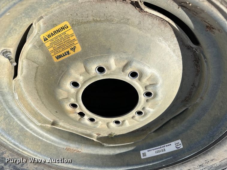 image for item ES1031 (10) 11R22.5 pivot tires and wheels