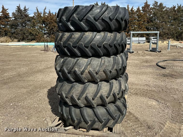 image for item ES1032 (9) pivot tires and wheels