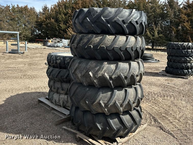 image for item ES1032 (9) pivot tires and wheels