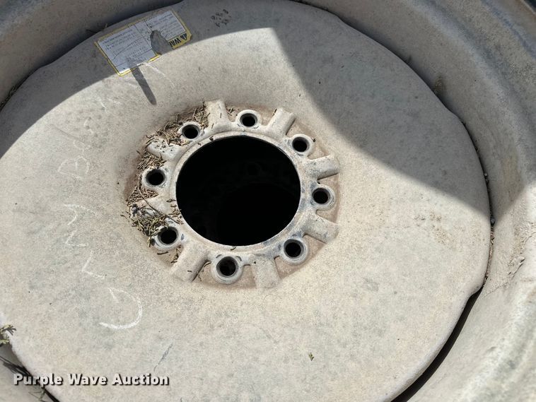 image for item ES1032 (9) pivot tires and wheels