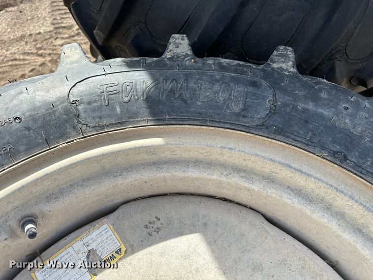 image for item ES1032 (9) pivot tires and wheels