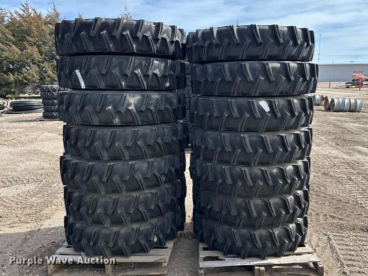 image for item ES1033 (14) 11R24.5 pivot tires and wheels