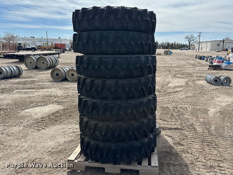 image for item ES1033 (14) 11R24.5 pivot tires and wheels