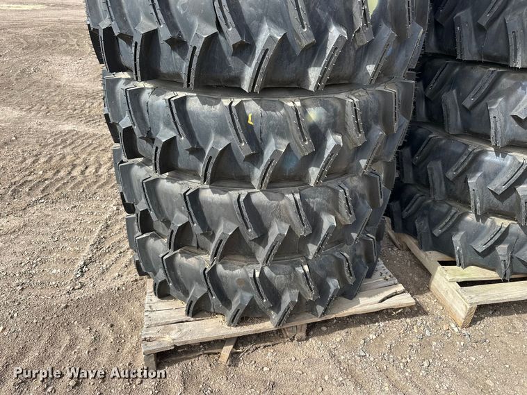 image for item ES1033 (14) 11R24.5 pivot tires and wheels
