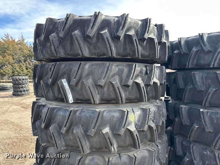 image for item ES1033 (14) 11R24.5 pivot tires and wheels