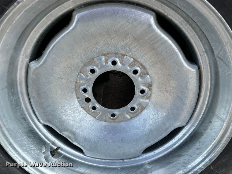 image for item ES1033 (14) 11R24.5 pivot tires and wheels