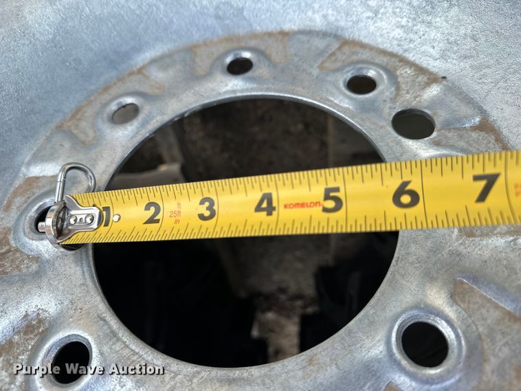 image for item ES1033 (14) 11R24.5 pivot tires and wheels