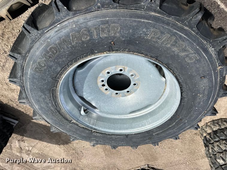 image for item ES1033 (14) 11R24.5 pivot tires and wheels