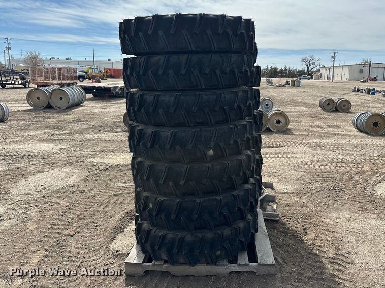 image for item ES1034 (14) 11R24.5 pivot tires and wheels