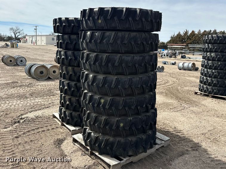 image for item ES1034 (14) 11R24.5 pivot tires and wheels