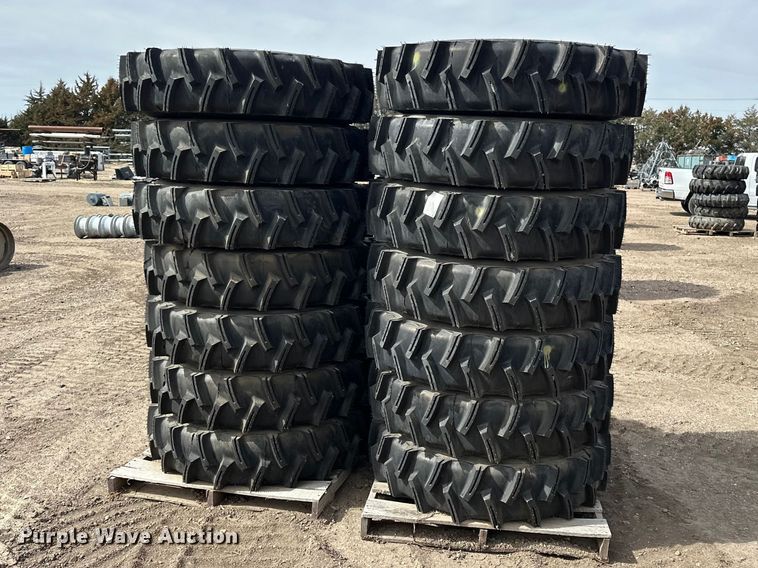 image for item ES1034 (14) 11R24.5 pivot tires and wheels