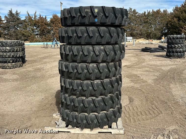 image for item ES1034 (14) 11R24.5 pivot tires and wheels