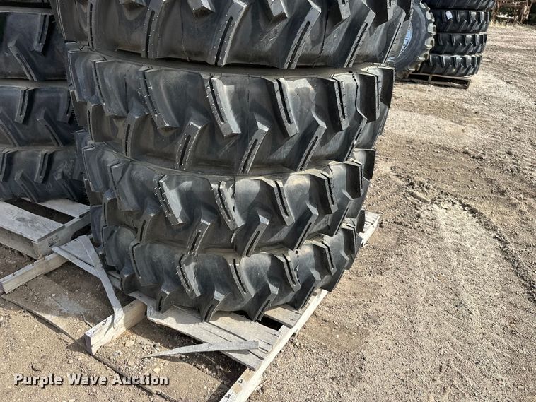 image for item ES1034 (14) 11R24.5 pivot tires and wheels