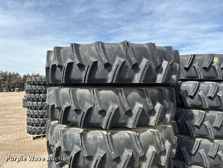 image for item ES1034 (14) 11R24.5 pivot tires and wheels