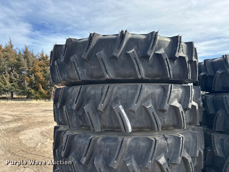 image for item ES1034 (14) 11R24.5 pivot tires and wheels