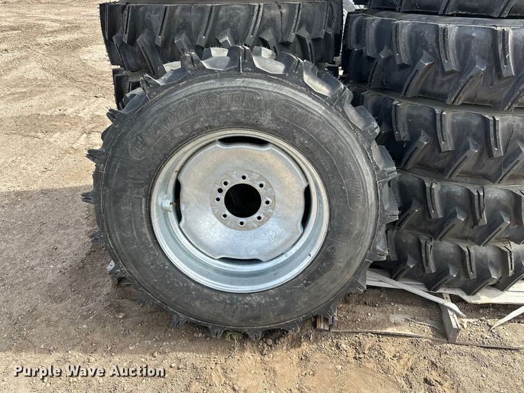 image for item ES1034 (14) 11R24.5 pivot tires and wheels