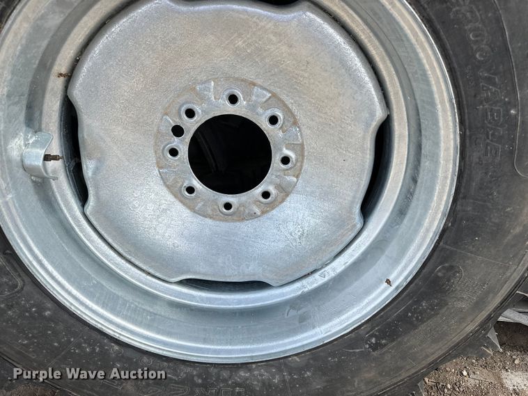 image for item ES1034 (14) 11R24.5 pivot tires and wheels