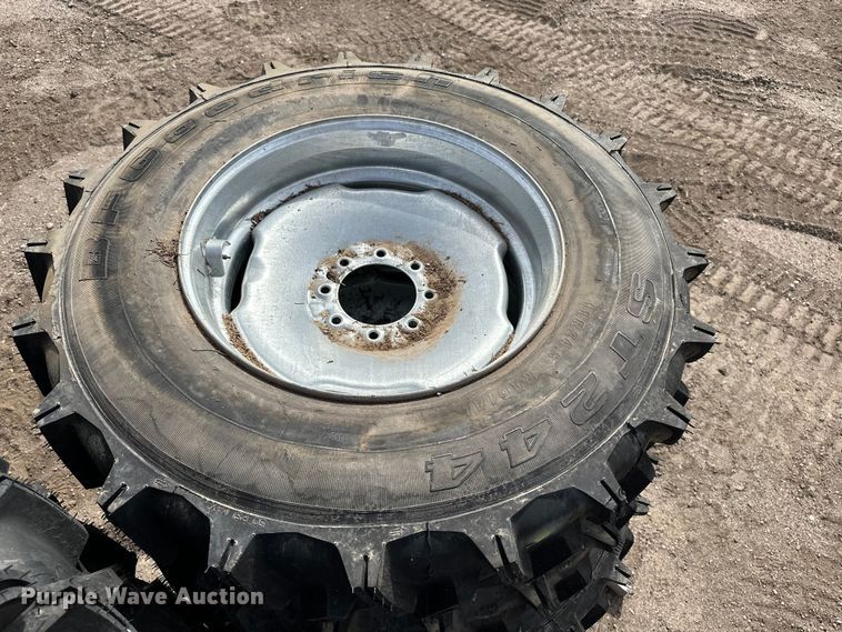 image for item ES1034 (14) 11R24.5 pivot tires and wheels