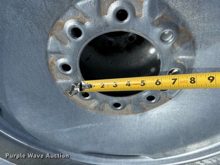 image for item ES1034 (14) 11R24.5 pivot tires and wheels