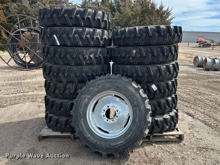 image for item ES1035 (14) 11R24.5 pivot tires and wheels
