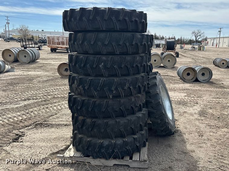 image for item ES1035 (14) 11R24.5 pivot tires and wheels