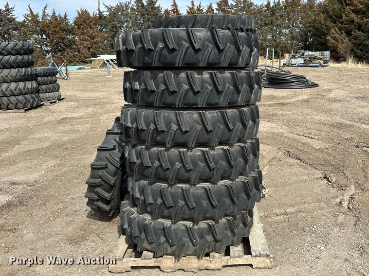 image for item ES1035 (14) 11R24.5 pivot tires and wheels