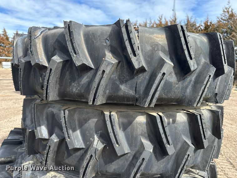 image for item ES1035 (14) 11R24.5 pivot tires and wheels