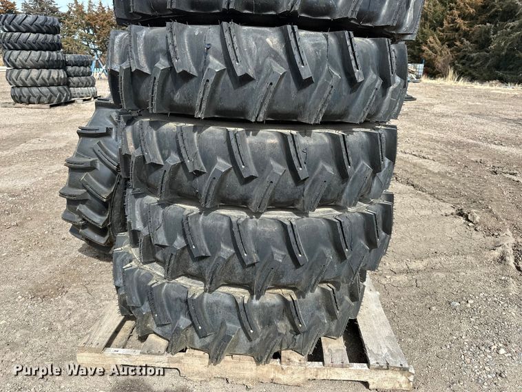 image for item ES1035 (14) 11R24.5 pivot tires and wheels