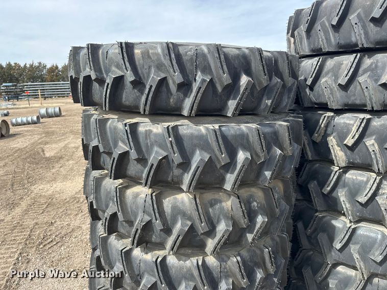 image for item ES1035 (14) 11R24.5 pivot tires and wheels