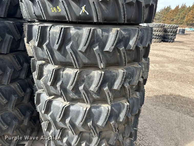image for item ES1035 (14) 11R24.5 pivot tires and wheels