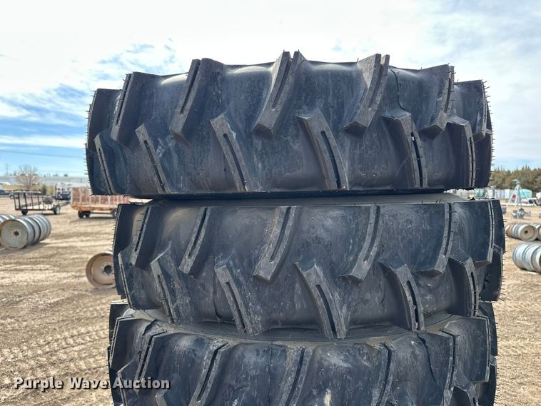 image for item ES1035 (14) 11R24.5 pivot tires and wheels