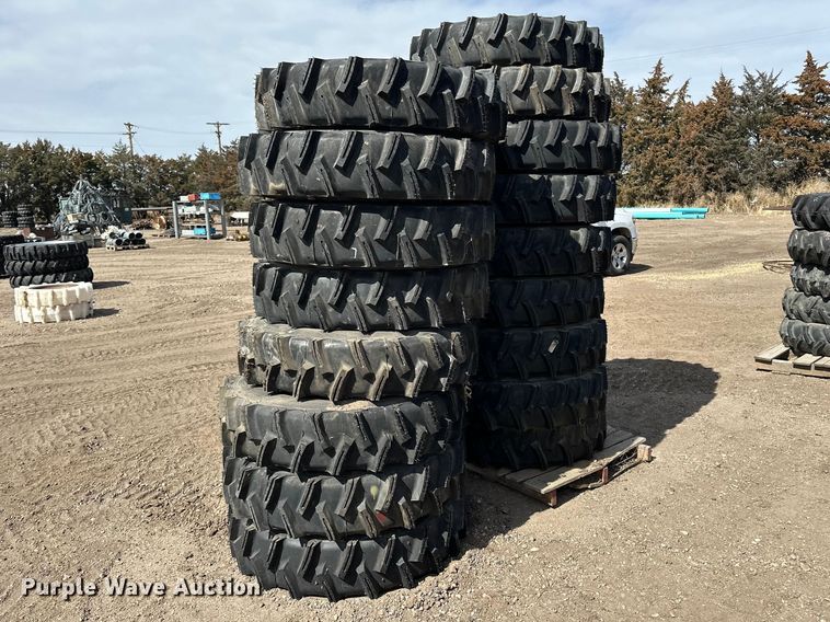 image for item ES1037 (17) 11R24.5 pivot tires and wheels