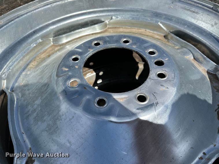 image for item ES1037 (17) 11R24.5 pivot tires and wheels