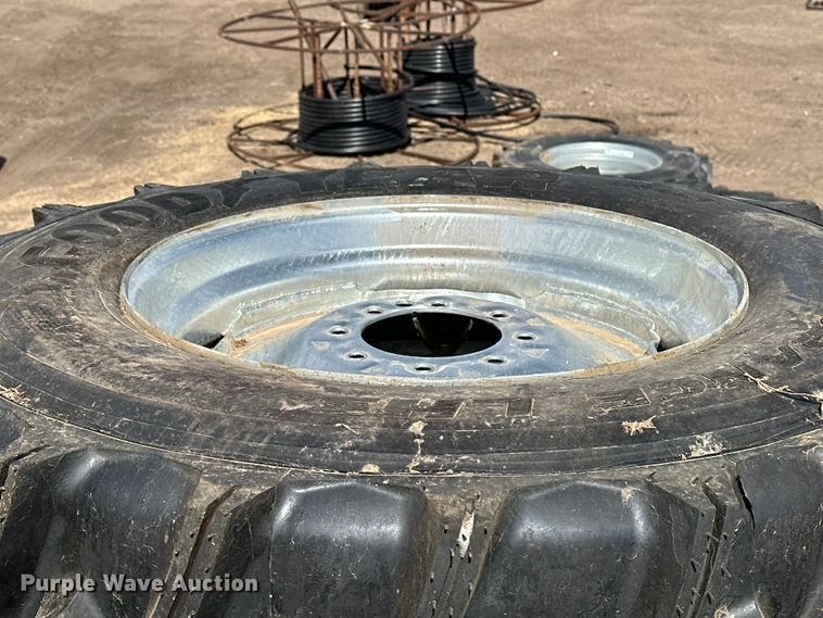 image for item ES1037 (17) 11R24.5 pivot tires and wheels