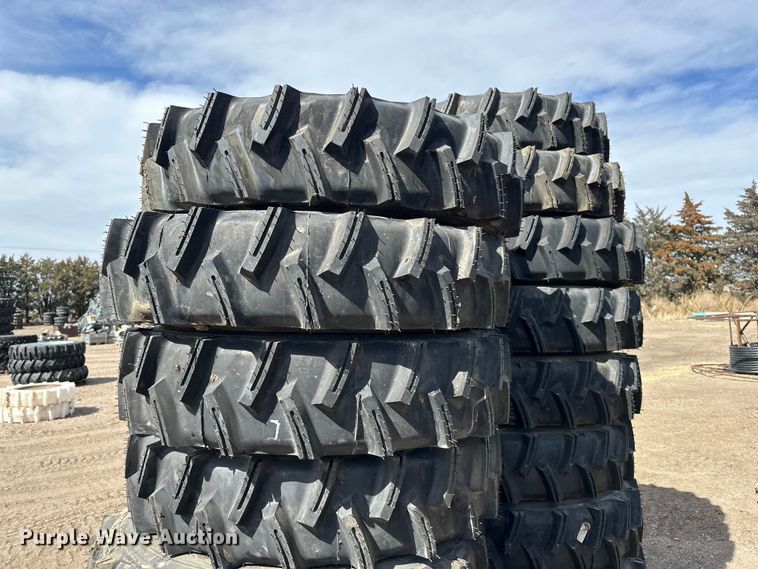 image for item ES1037 (17) 11R24.5 pivot tires and wheels