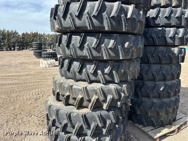 image for item ES1037 (17) 11R24.5 pivot tires and wheels