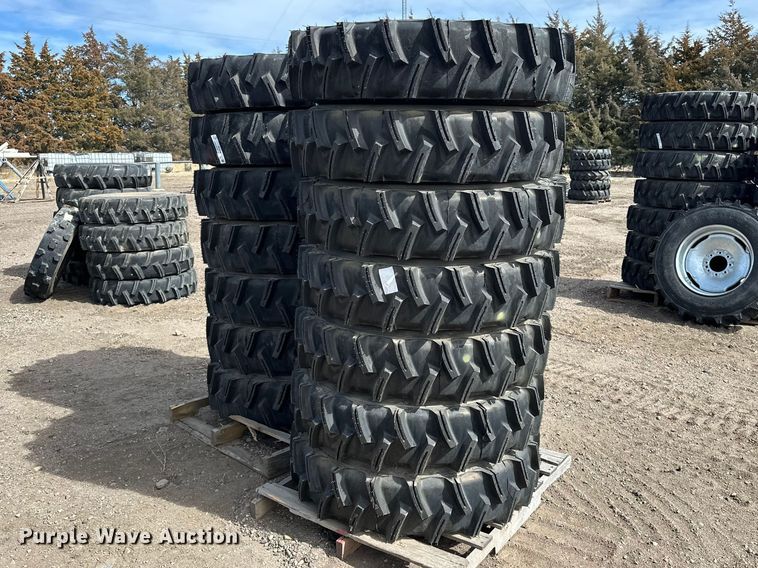 image for item ES1038 (14) 11R24.5 pivot tires and wheels