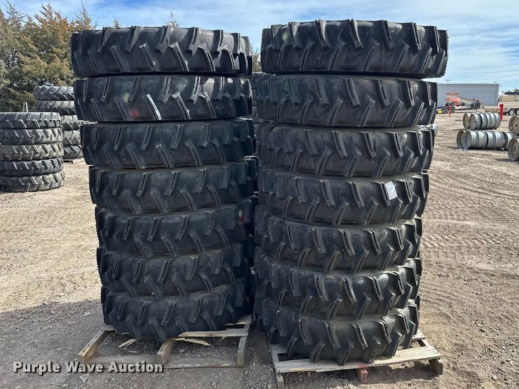 image for item ES1038 (14) 11R24.5 pivot tires and wheels
