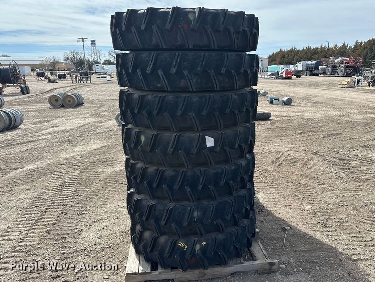 image for item ES1038 (14) 11R24.5 pivot tires and wheels